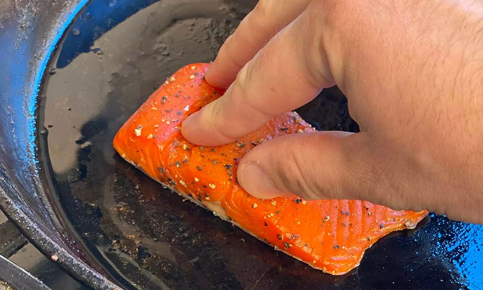 Một bộ phận của cá hồi chứa cả mỏ collagen, còn chống ung thư nhưng nhiều người thường vứt không thương tiếc