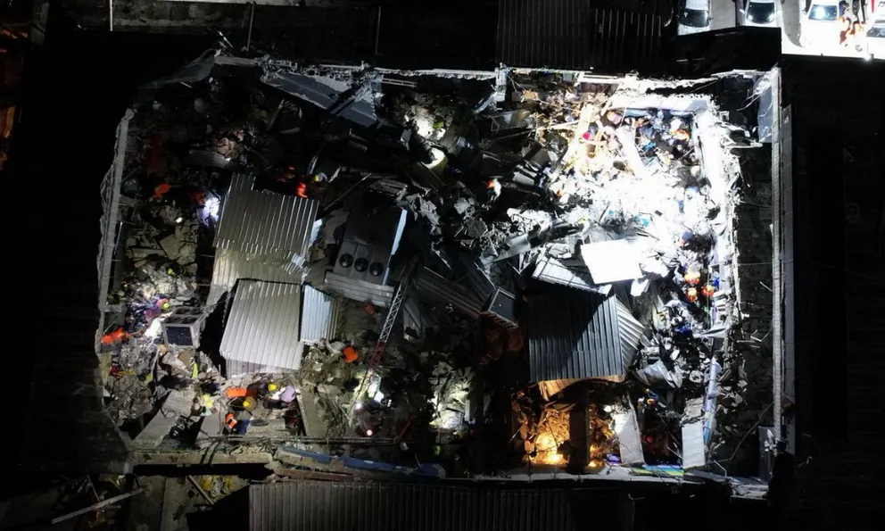 Tai nạn thảm khốc ở Dominica: Trần nhà sụp đổ tại hộp đêm trong buổi hòa nhạc, nhiều người bị vùi lấp trong đống đổ nát