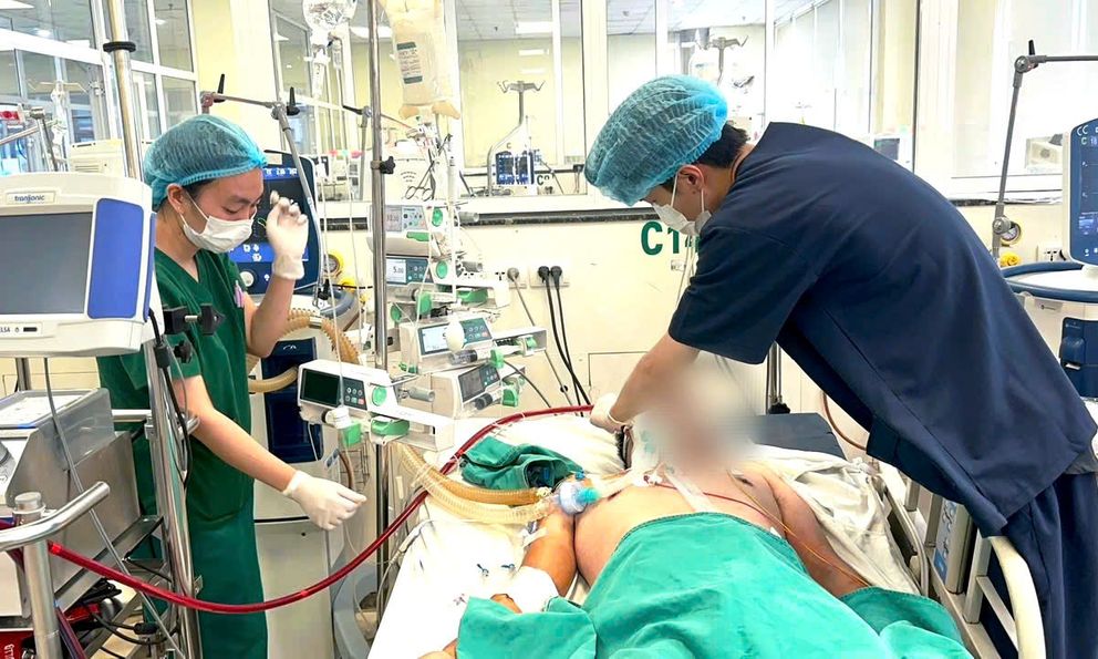 Nhiều bệnh nhân lớn tuổi nhập viện vì dịch Sởi: Các bác sĩ khuyến cáo 3 giai đoạn cần lưu ý