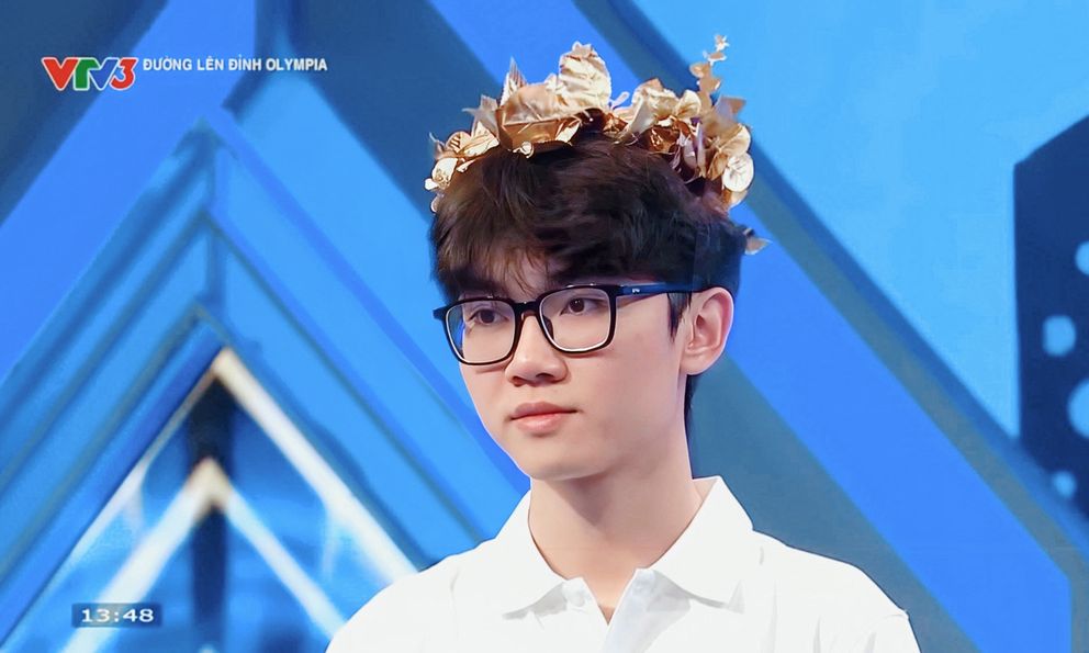 Nam sinh Olympia gây bão với nhan sắc 