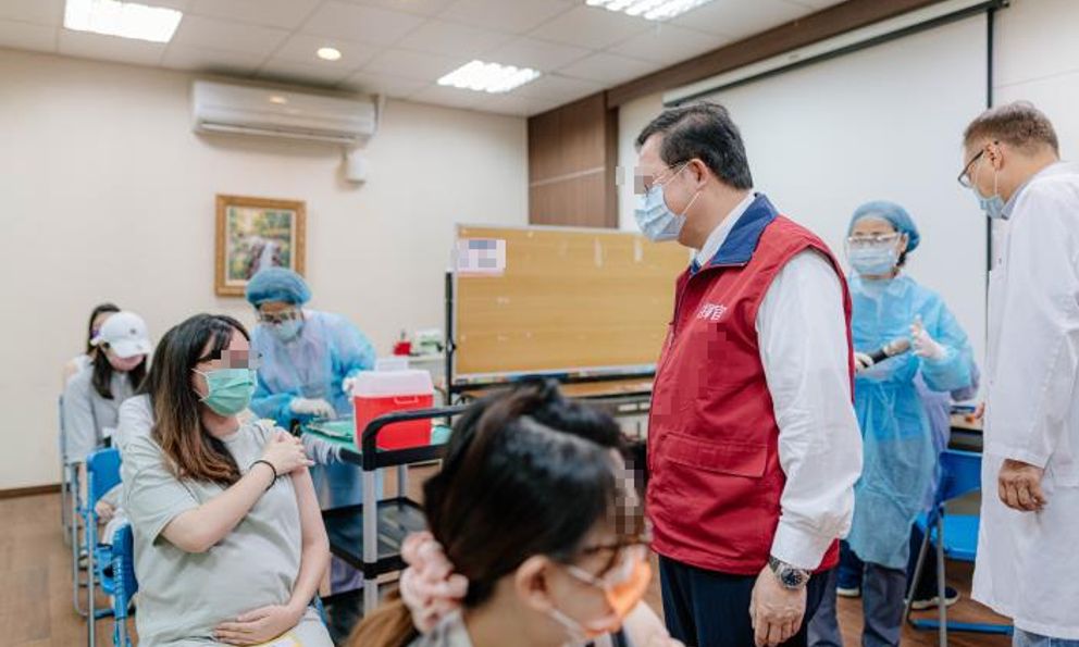 Mang thai lần 2, 3 có cần tiêm nhắc lại vắc xin sởi không?