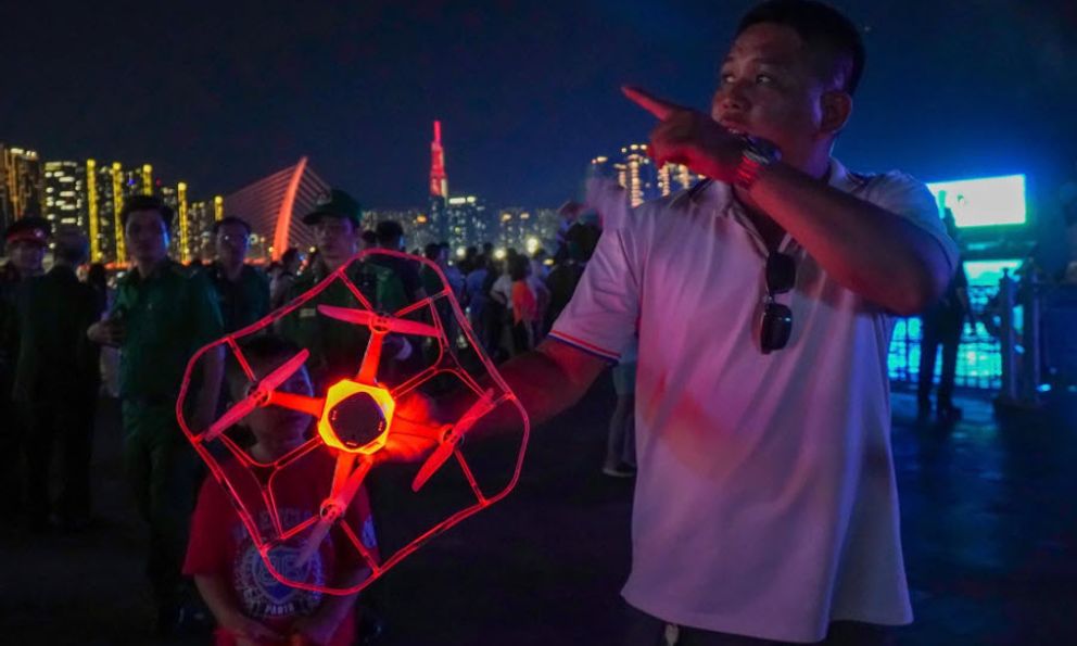 Nhặt được drone mà không trả lại thì có nguy cơ bị phạt tới 02 năm tù