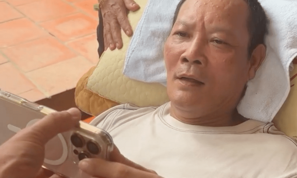 Sau cơn đột quỵ 2024, đến nay diễn viên Thái Hòa vẫn liệt nửa người, không nói được: 5 dấu hiệu cảnh báo sớm