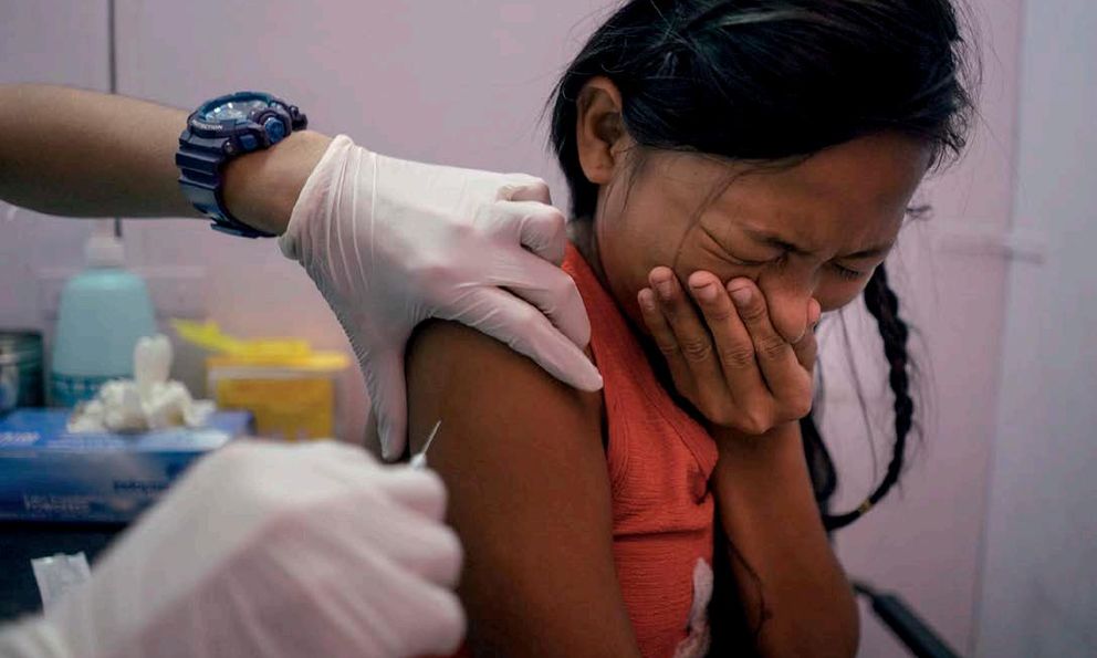 Nữ giới có hệ miễn dịch yếu có thể tiêm vắc xin HPV không?