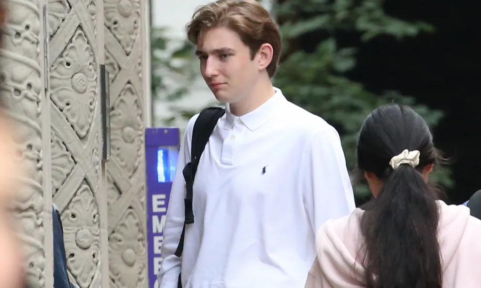 Đệ nhất công tử nước Mỹ Barron Trump có bạn gái 