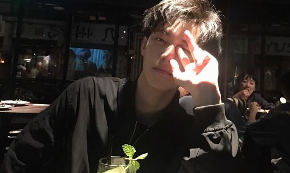 Trên đầu mỗi người có 1 “nút” làm chậm lão hóa, chạm vào nó 1 phút mỗi ngày để mắt sáng dù trăm tuổi