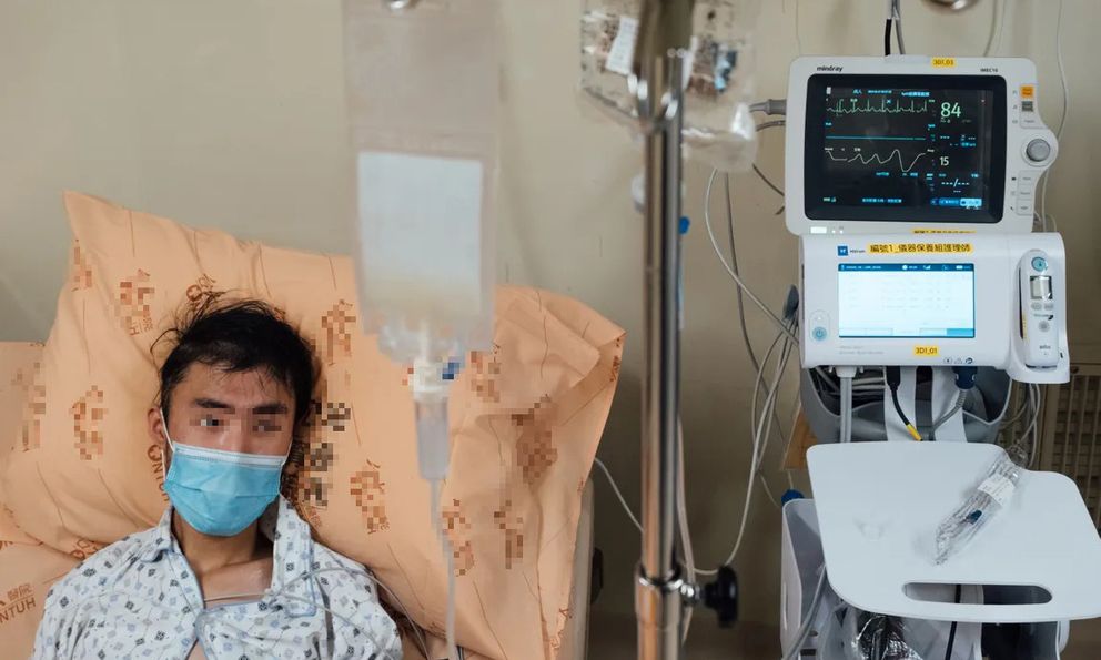 Chàng trai 23 tuổi tiểu ra máu, suýt mất mạng vì mê loại đồ uống nhiều người trẻ không có là “bứt rứt trong người”