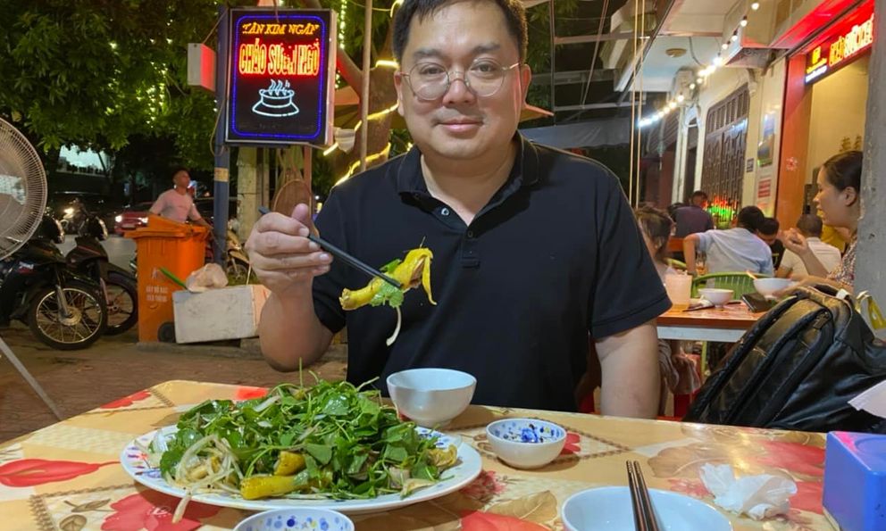 Hiếm ai như ông Hoàng Nam Tiến: Là sếp lớn nhưng có thú vui review ẩm thực, vừa thú vị vừa gần gũi