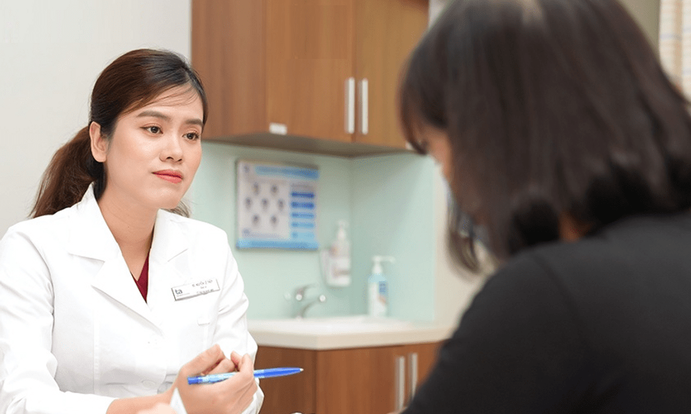 Kết hôn muộn, người phụ nữ gian nan trên hành trình 