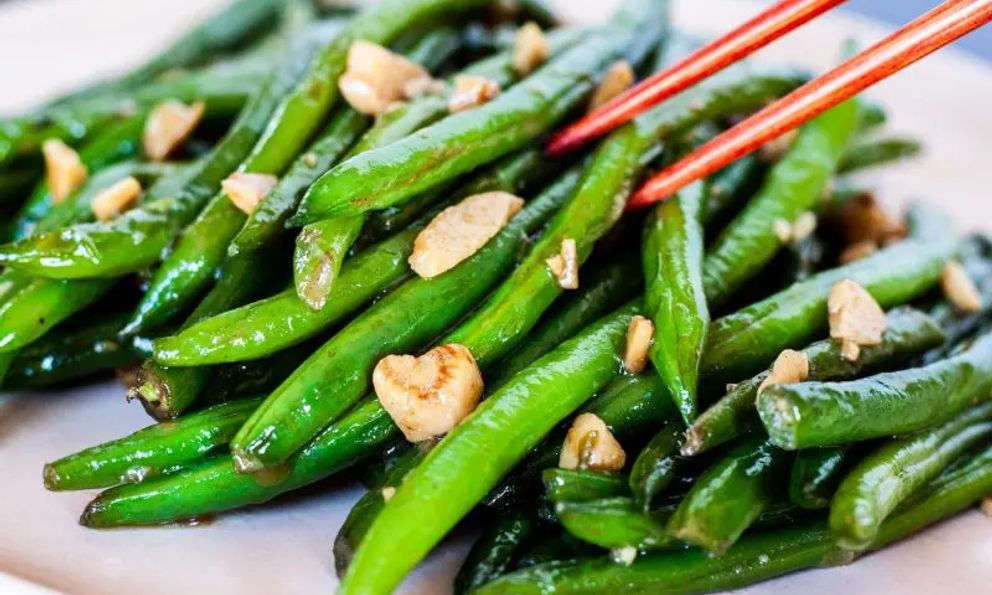 Người phụ nữ cấp cứu giữa đêm vì ngộ độc, bác sĩ nhắc nhở 4 món rất quen nhưng nấu không cẩn thận ĐỘC hơn thạch tín