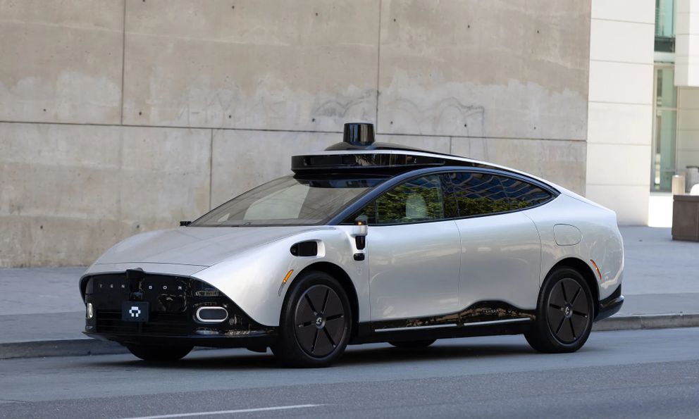 VinFast sản xuất xe điện tự lái đầu tiên trên thế giới