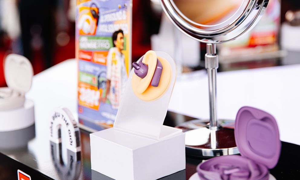 JBL ra mắt ba mẫu tai nghe mới, thiết kế lạ