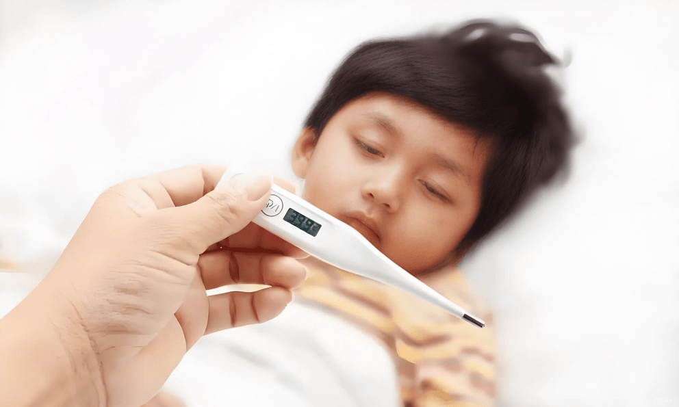 Phát hiện con bị cúm A: 3 bước cha mẹ cần LÀM NGAY trong 24h để chặn lây lan và tránh biến chứng!