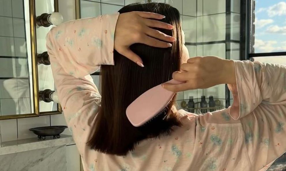 Chải đầu mà thấy 3 bất thường này phải cảnh giác với ung thư: Tiếc là ít người để tâm!