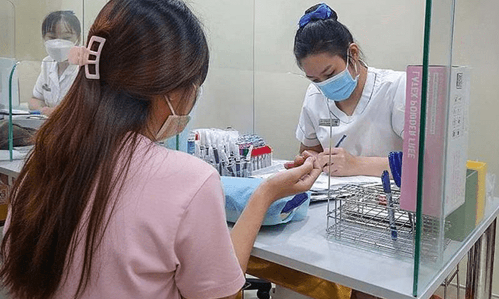 Cô gái 24 tuổi vẫn chưa dậy thì