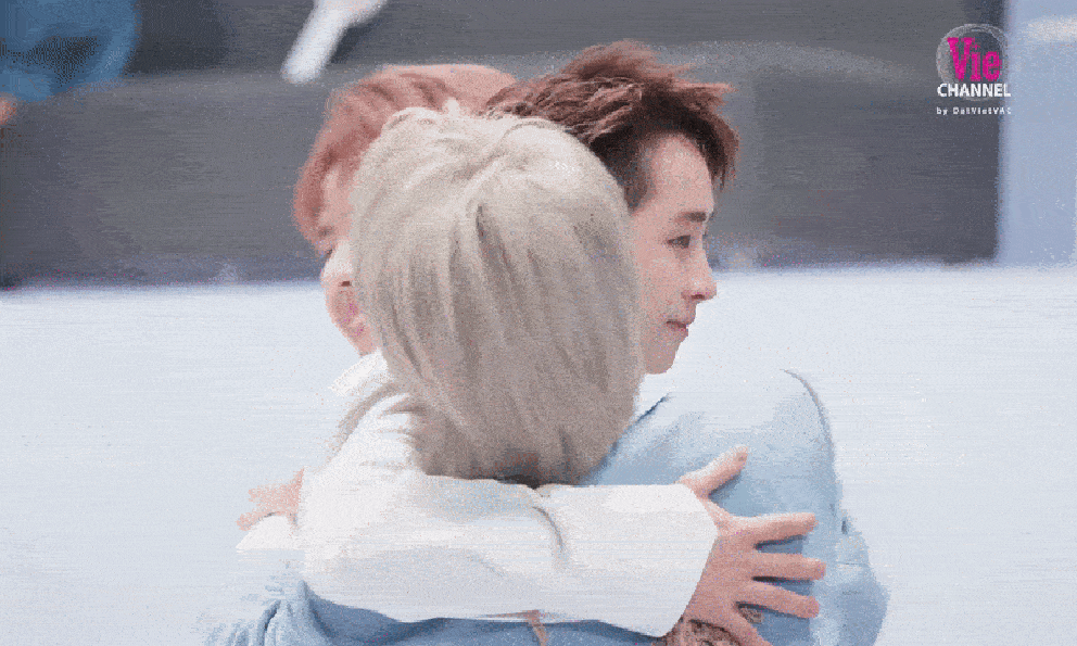 Đại hội khóc lóc ở Anh Trai Say Hi