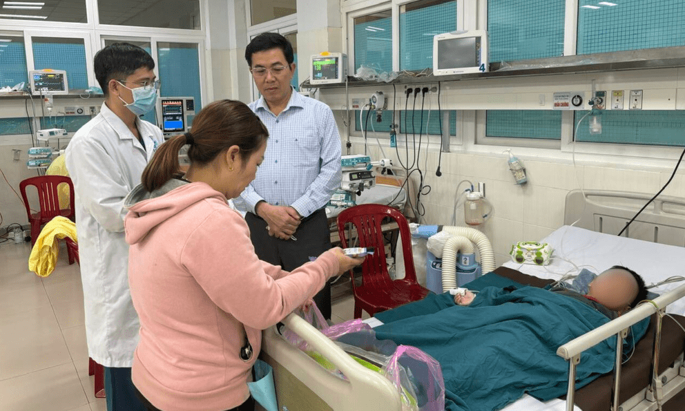 Hé lộ nguyên nhân ban đầu vụ nam thanh niên sinh năm 1998 ôm 2 con nhỏ nhảy cầu tự tử