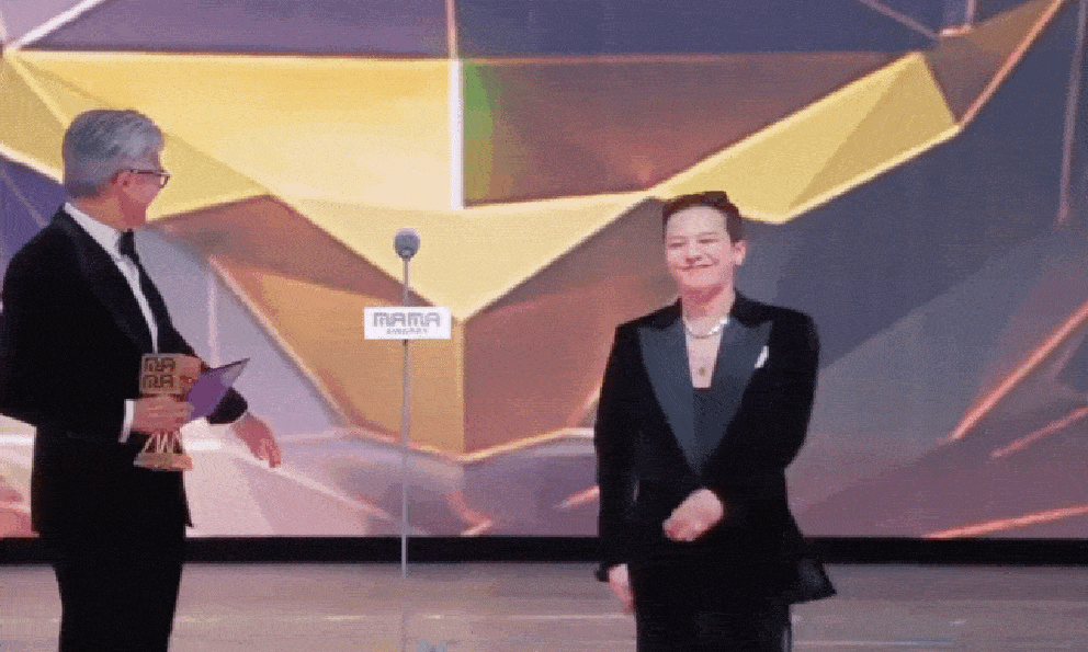 Châu Nhuận Phát và G-DRAGON tái ngộ ở MAMA 2025, dung dăng dung dẻ lên sân khấu khiến 50 triệu người chao đảo