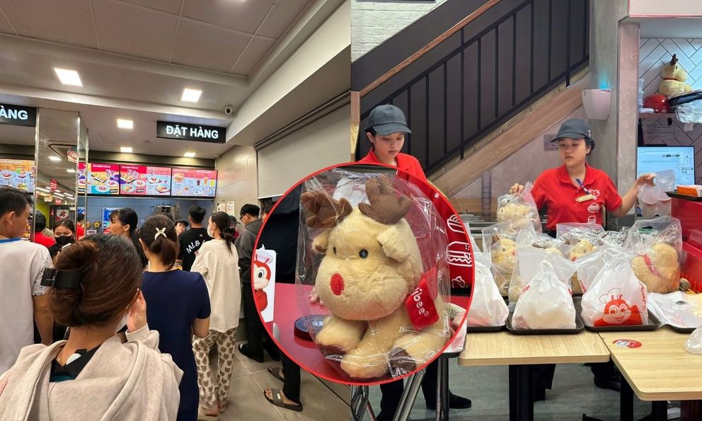 Giới trẻ TP.HCM chầu chực xếp hàng cả tiếng đồng hồ chỉ vì Jollibee