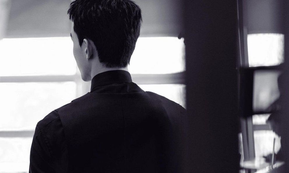 Nam diễn viên từng lao đao vì scandal qua đêm với đàn chị hơn 21 tuổi, riêng học vấn thì không thể bắt bẻ!