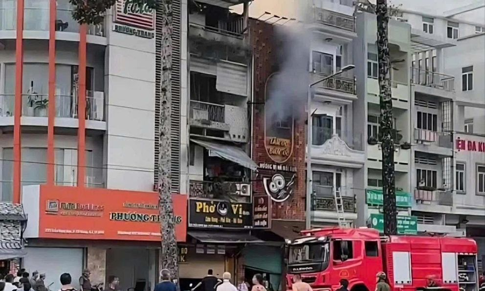 Cháy quán ăn ở TP.HCM lúc hơn 4h sáng, 4 người tử vong