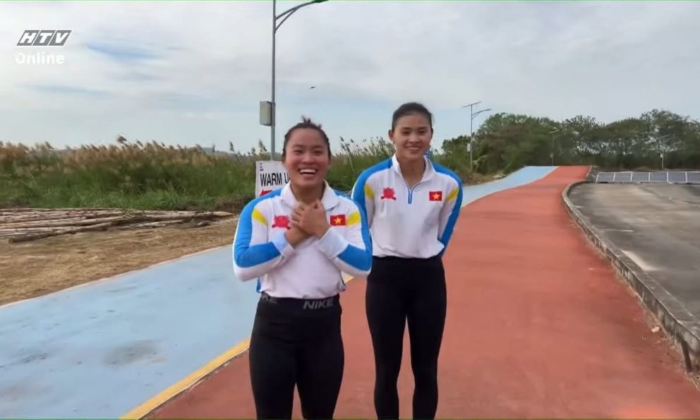 Song Hương đua thuyền 