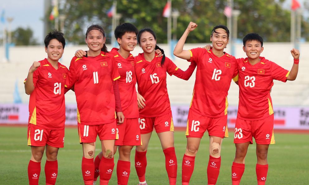 Đẳng cấp: Tuyển nữ Việt Nam thắng huỷ diệt 5-0 Indonesia, thẳng tiến chung kết SEA Games 33