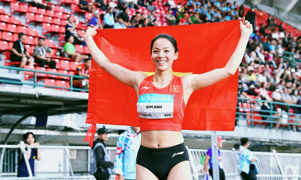 “Nữ thần” điền kinh Việt Nam cực hot ở SEA Games 33 chói sáng giành HCV: Visual cực bén, chân dài nuột nà