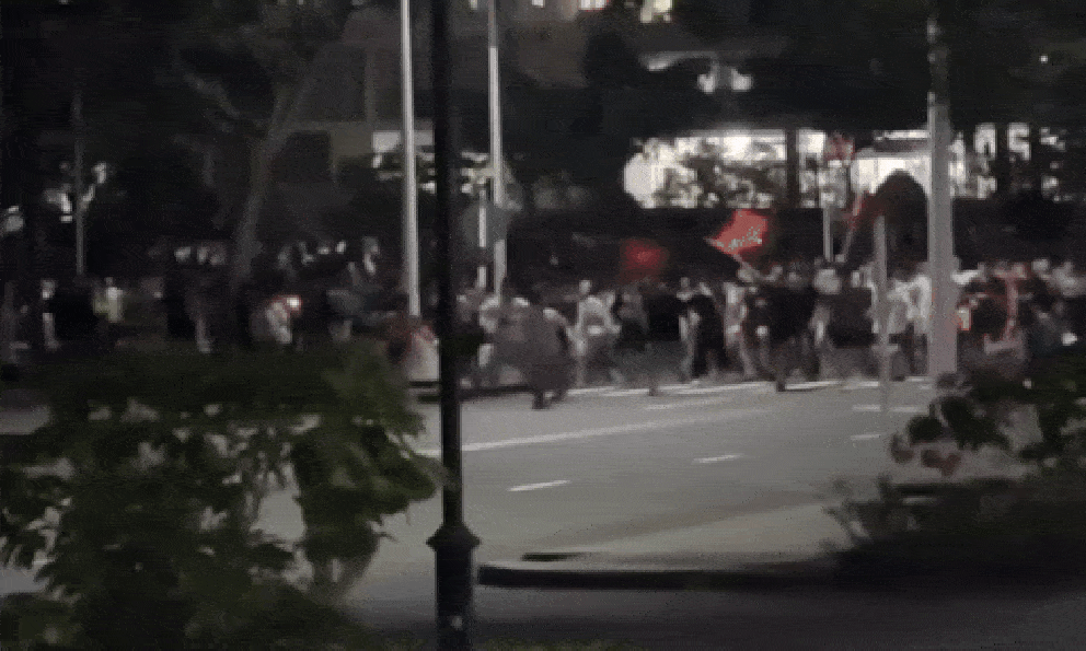 Khung cảnh đêm ở KTX trường ĐH top đầu Việt Nam gây choáng