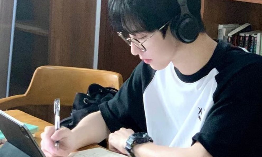 Trong tiếng Việt, có 1 từ càng nói nhanh càng thể hiện suy nghĩ đang... load chậm