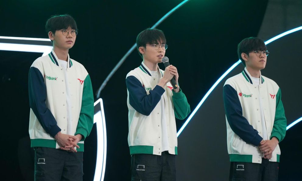 Faker chào “Tê Con” bằng tiếng Việt, fan “sĩ hết đời” 