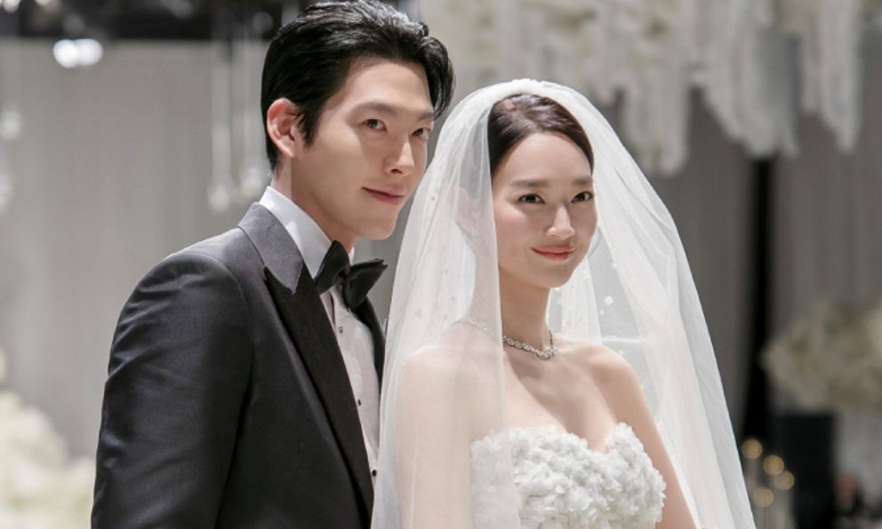 Công bố ảnh HD trong hôn lễ Shin Min Ah - Kim Woo Bin: Tuyệt đối điện ảnh, cô dâu chú rể lập tức được phong thần