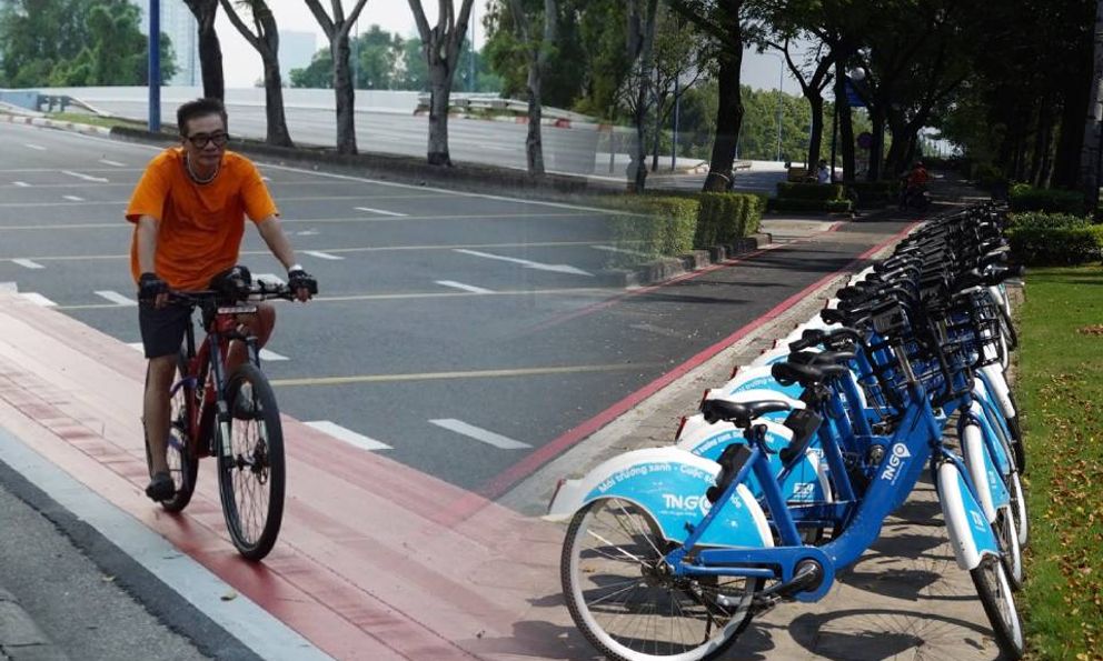 Cận cảnh làn đường 6km đẹp như Châu Âu ở TP.HCM, xe máy đi vào sẽ bị phạt!