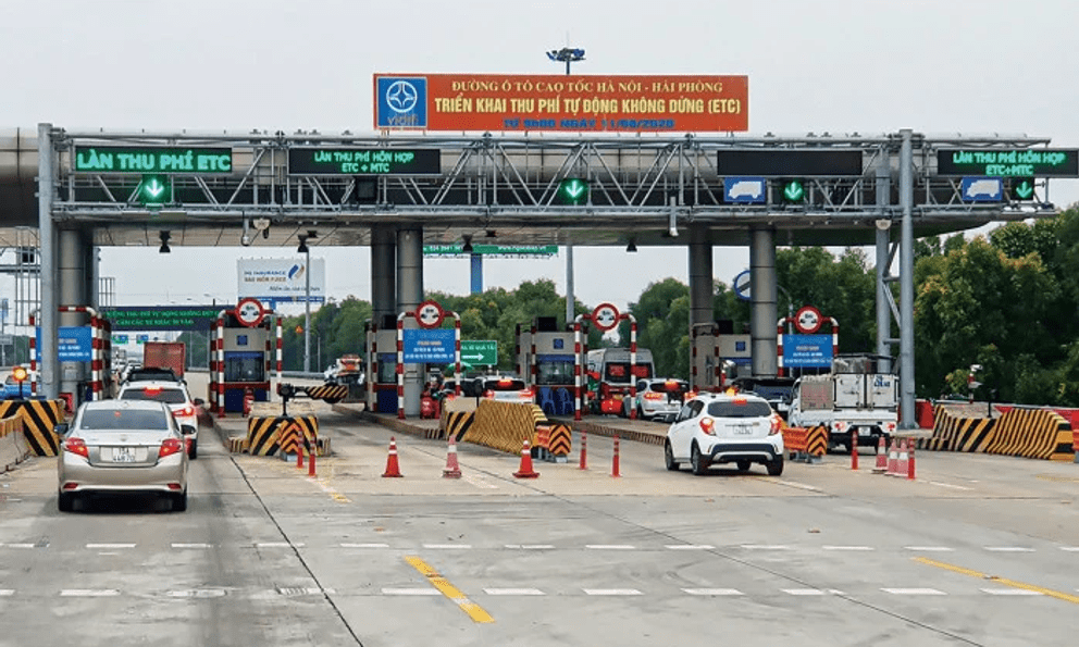 Luật giao thông điều chỉnh, mùa cao điểm đến gần: Tài xế cần thích ứng ra sao?