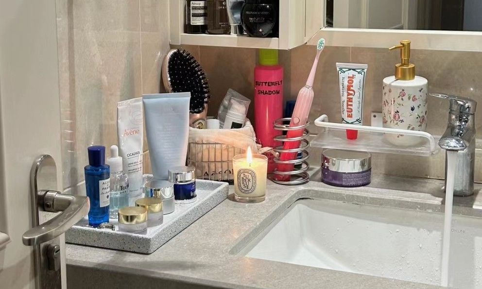 Nhà chật đến mấy cũng ĐỪNG để 5 thứ này trong phòng tắm vì 