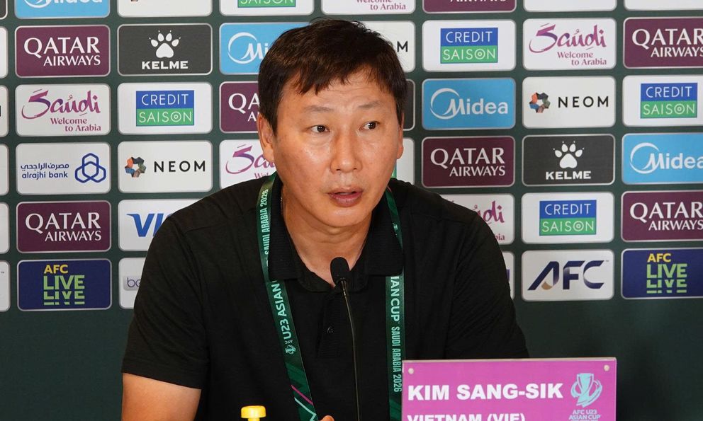 HLV Kim Sang-sik nói gì sau khi U23 Việt Nam nhấn chìm U23 Jordan bằng 