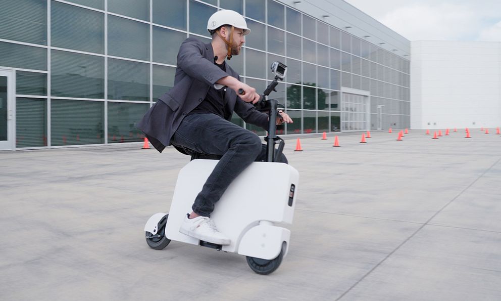 Xe máy điện gấp gọn như vali của Honda dự kiến về Việt Nam, giá bán ra sao?