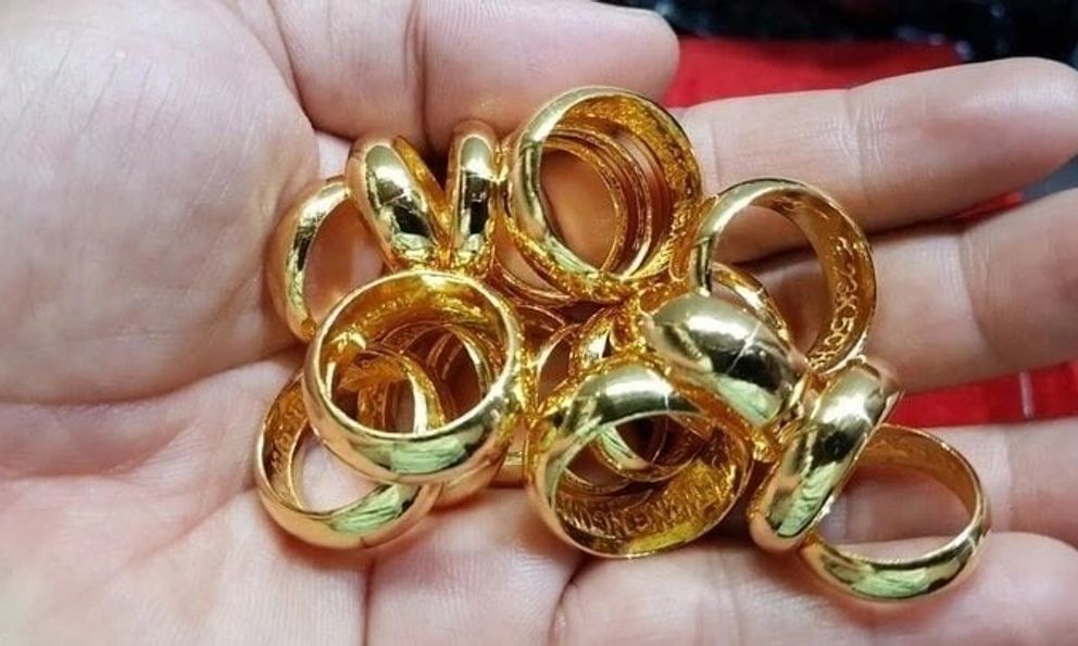 Mua vàng online: Nhận tiền tươi 350 triệu, đợi 2 tháng vẫn trắng tay vì giao hàng ảo, luật sư chỉ cách đòi bồi thường gấp 3
