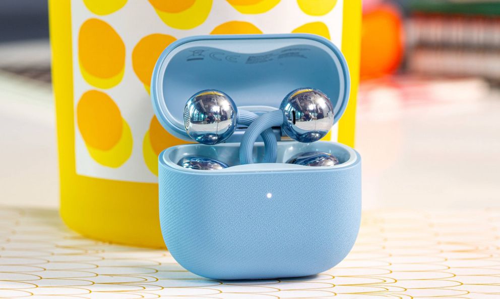 Mẫu tai nghe thiết kế lạ mắt, giá 5 triệu đồng