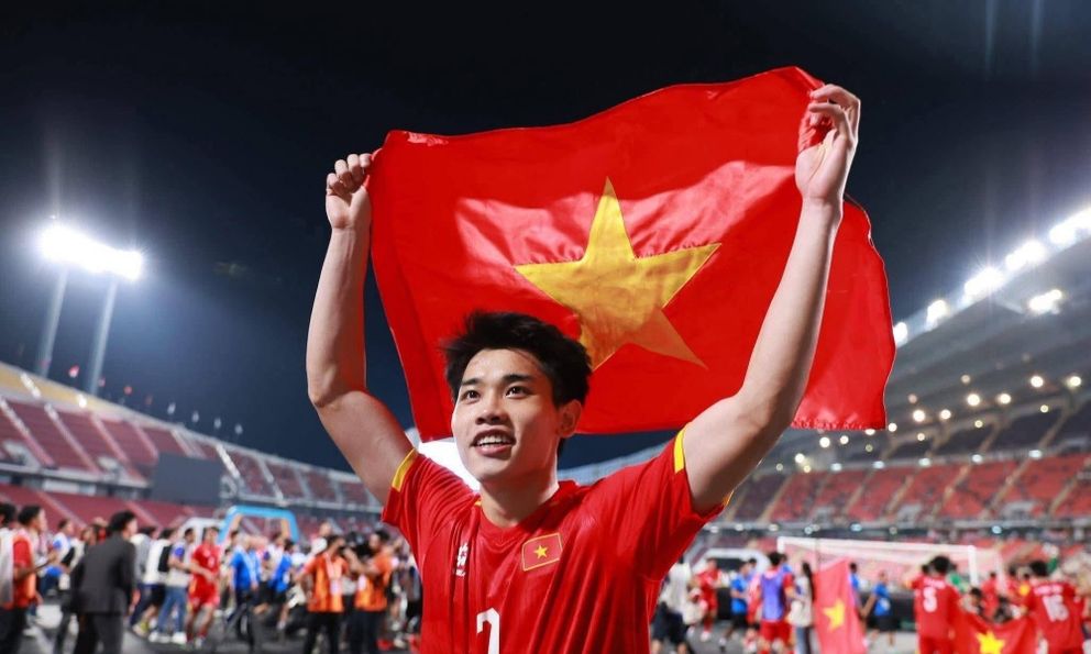 Đang viral: Đình Bắc - ngôi sao U23 Việt Nam lên hot search ở Trung Quốc, netizen xứ tỷ dân nói gì?