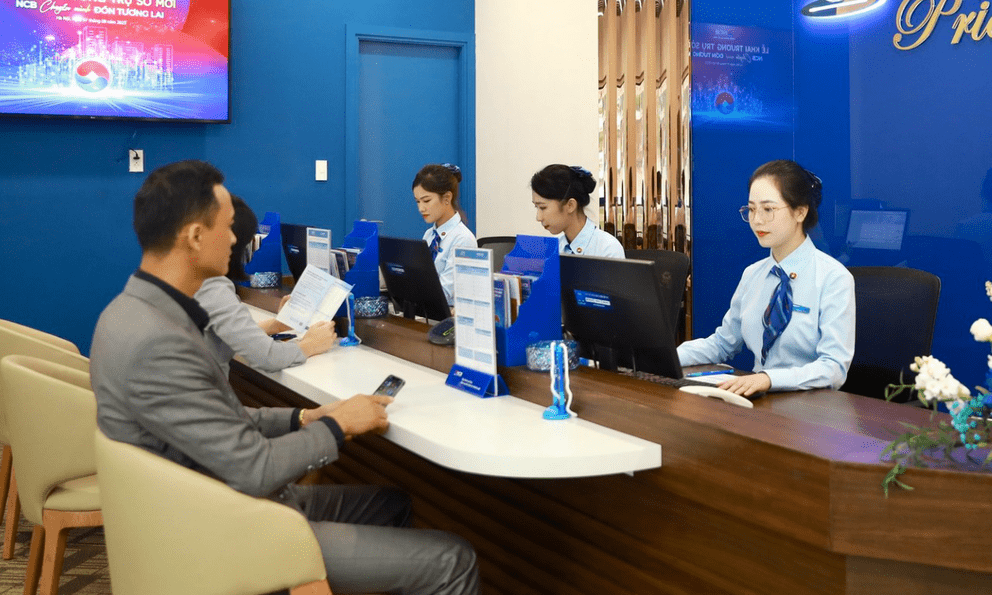 Ngân hàng đóng tài khoản, ngừng toàn bộ giao dịch trong tháng 1 với người dùng sau