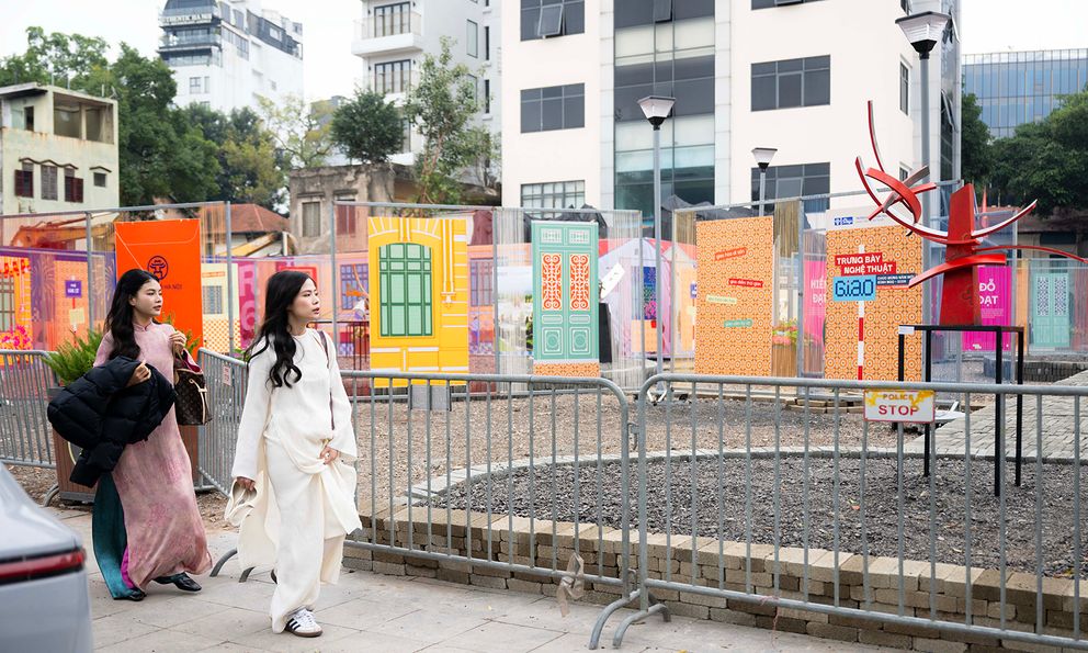 Cảnh tượng bất ngờ trước không gian mới công viên phía Đông hồ Gươm