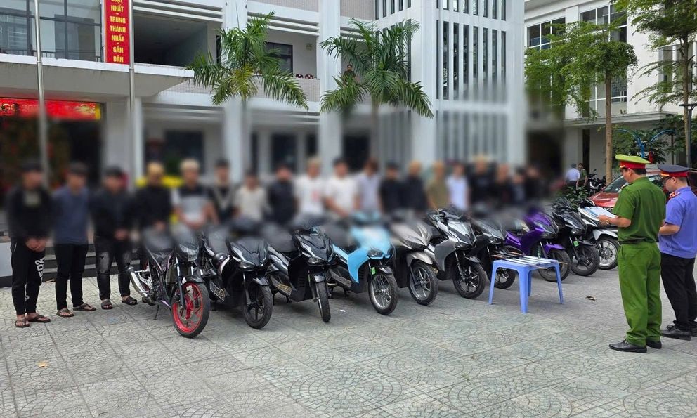 Khởi tố nhóm thanh thiếu niên mang hung khí gây rối trên đường phố, chém người rạng sáng mùng 1 Tết