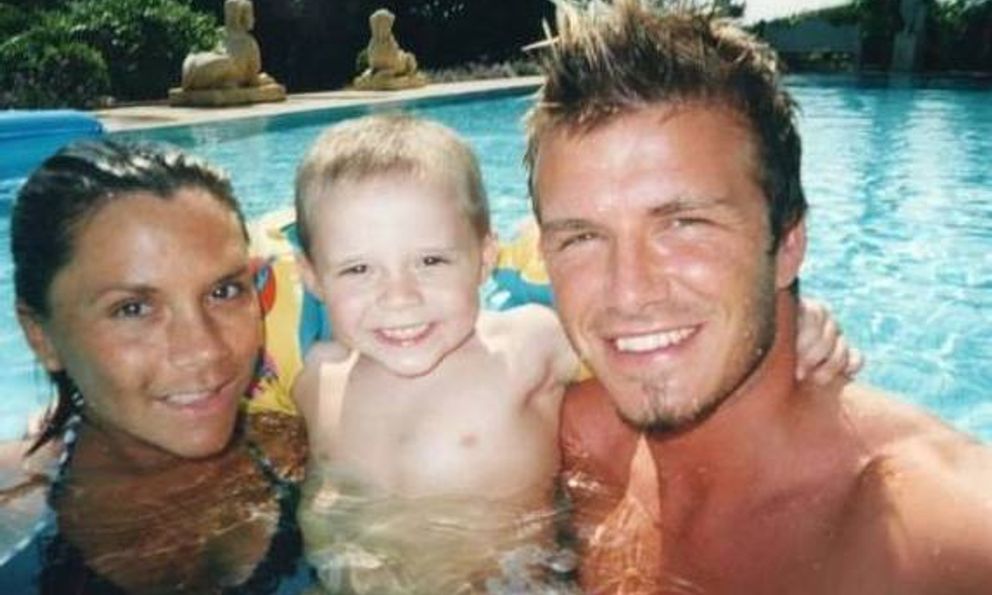 Cả nhà Beckham thống thiết gọi tên Brooklyn bày tỏ tình yêu nhưng cậu cả vẫn chỉ say mê bên vợ, tuyệt đối 