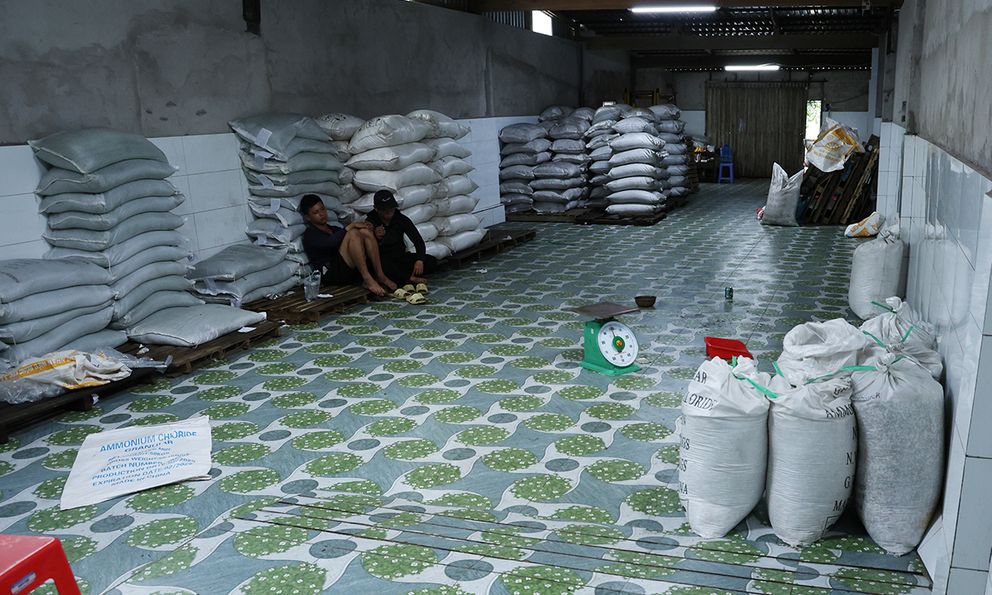 Ập vào cửa hàng vật tư Thu Hồng 1, công an phát hiện bí mật động trời