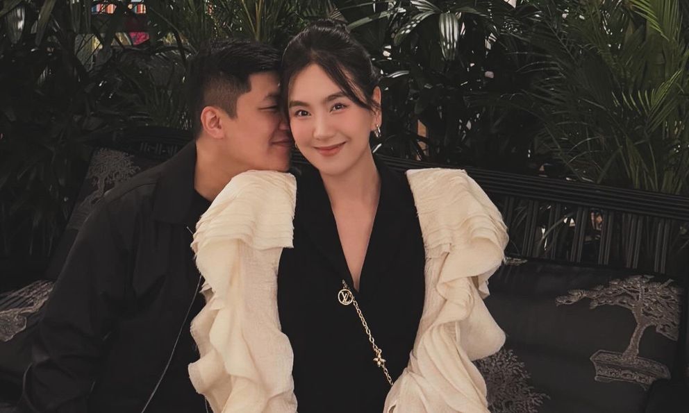 Hôn nhân của người đẹp VTV với chồng kém tuổi trong tòa nhà bề thế ở Bắc Ninh: Một bức ảnh hé lộ cuộc sống hiện tại