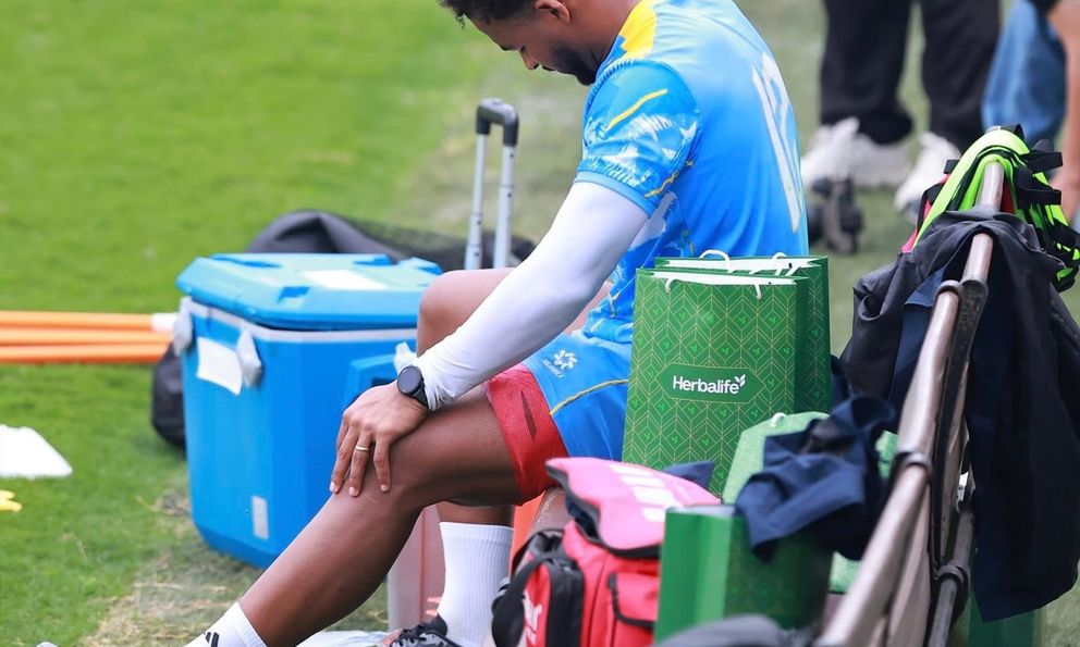 Xuân Son chấn thương ngay buổi tập đầu tiên của ĐT Việt Nam 