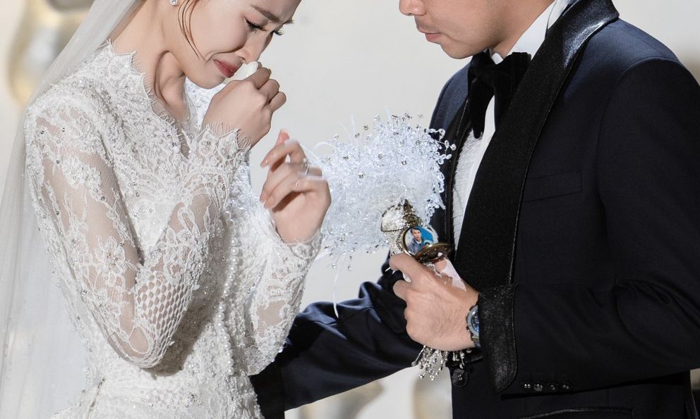 Chia sẻ xúc động của MC Huyền Trang Mù Tạt sau đám cưới với cầu thủ Đức Huy: “Cảm ơn vì đã cùng khóc, cùng cười”