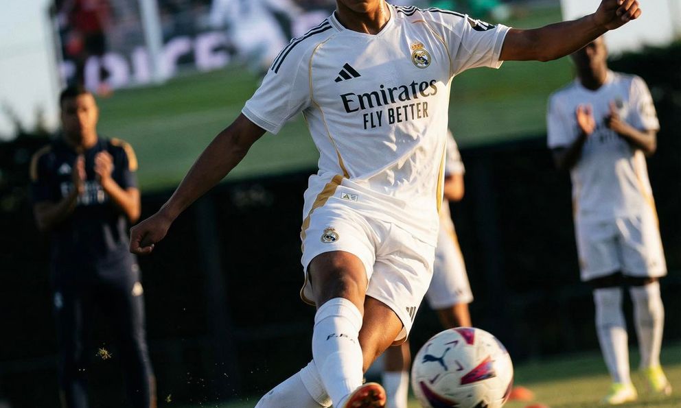 Cristiano Ronaldo Jr. gây sốt khi thử việc tại Real Madrid