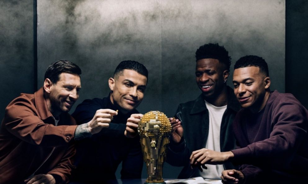 Cũng có ngày fan bóng đá thấy cảnh Messi, Ronaldo thân thiết thế này trước thềm World Cup